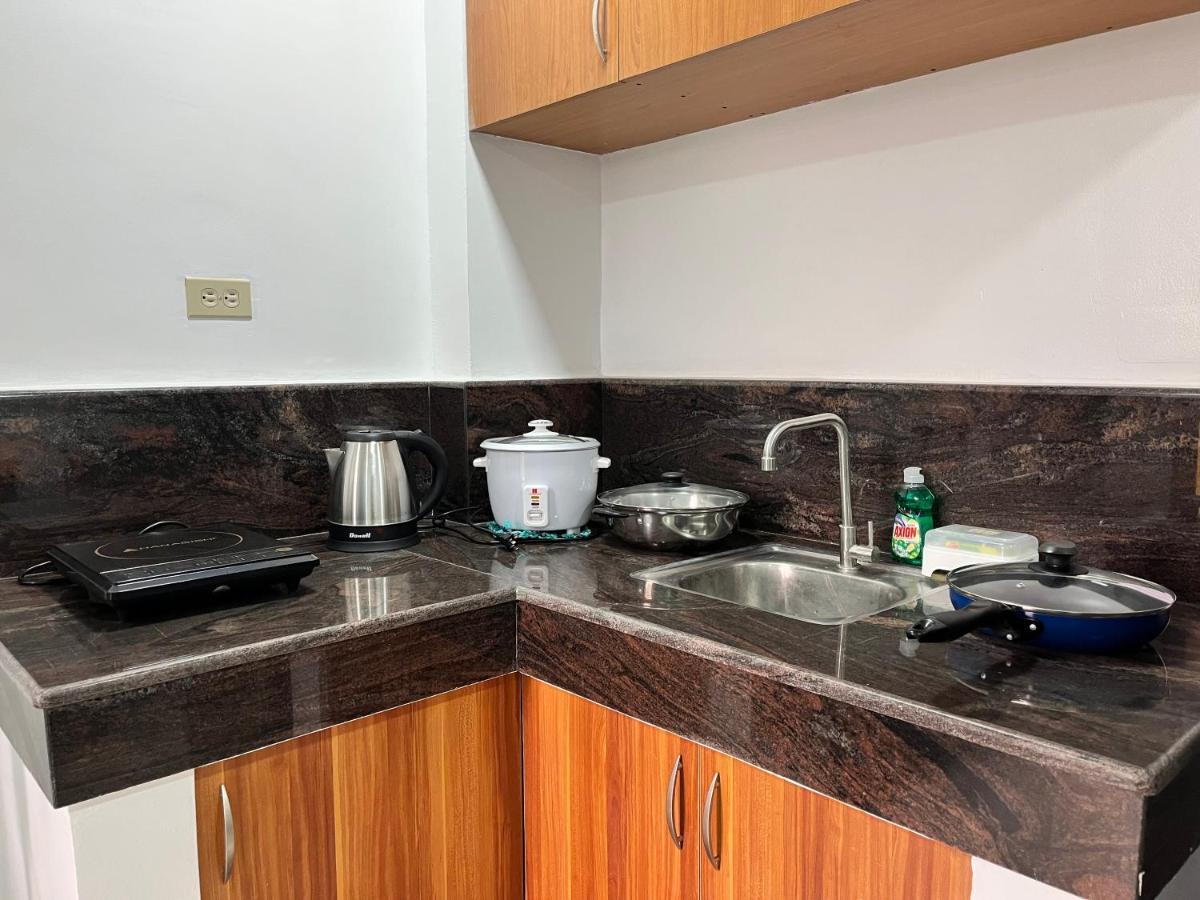 Hrs Apartelle Talisay  Esterno foto
